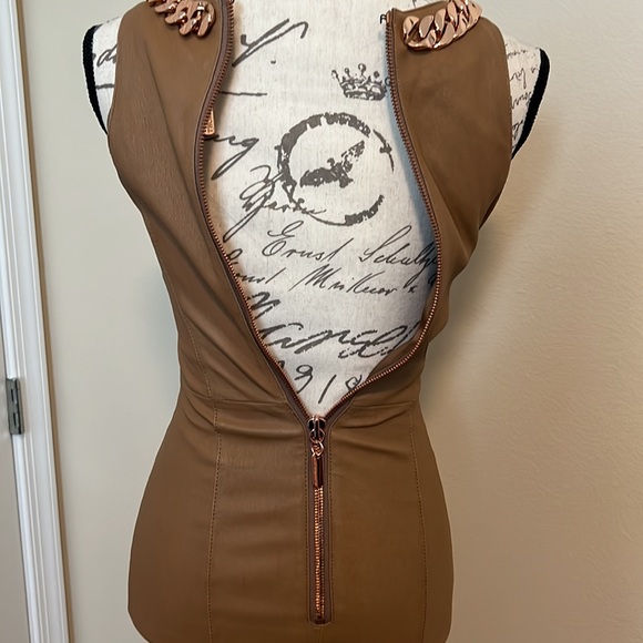 Beautiful camel dress leather like new use ones - Picture 3 of 5